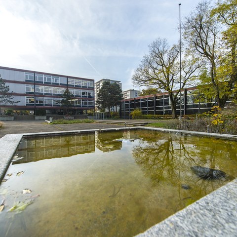 Beunden, Schulhaus. Vergrösserte Ansicht