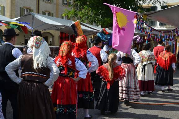 Nidauer Fest der Kulturen: Bunte Weltreise voll Genuss, Musik und Spass!